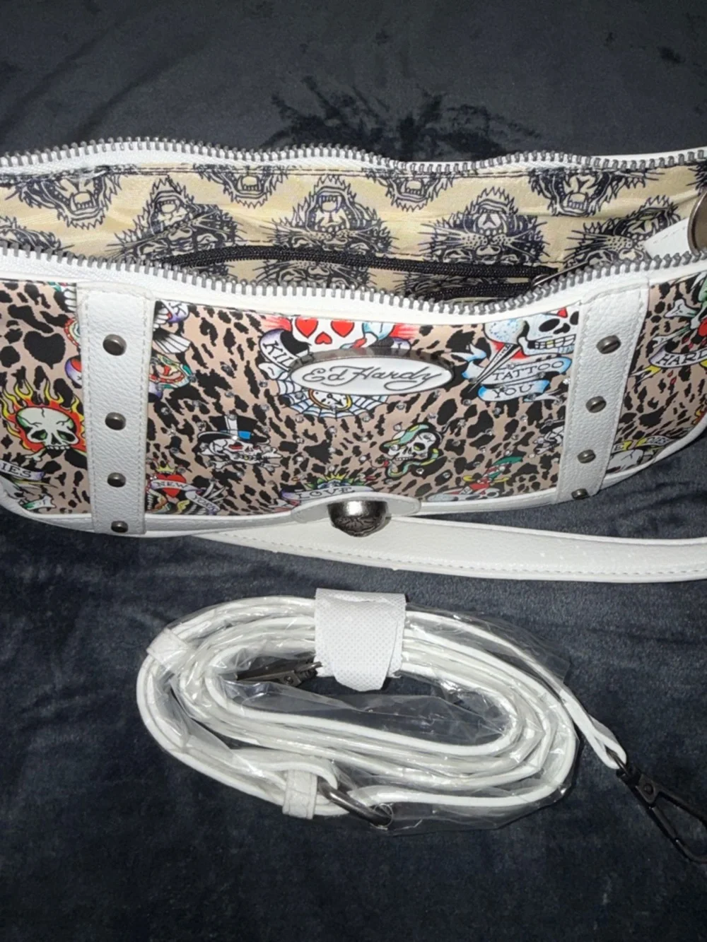 Ed Hardy White and Leopard Print Shoulder Bag with Tattoo Graphics - Picture 4 of 5